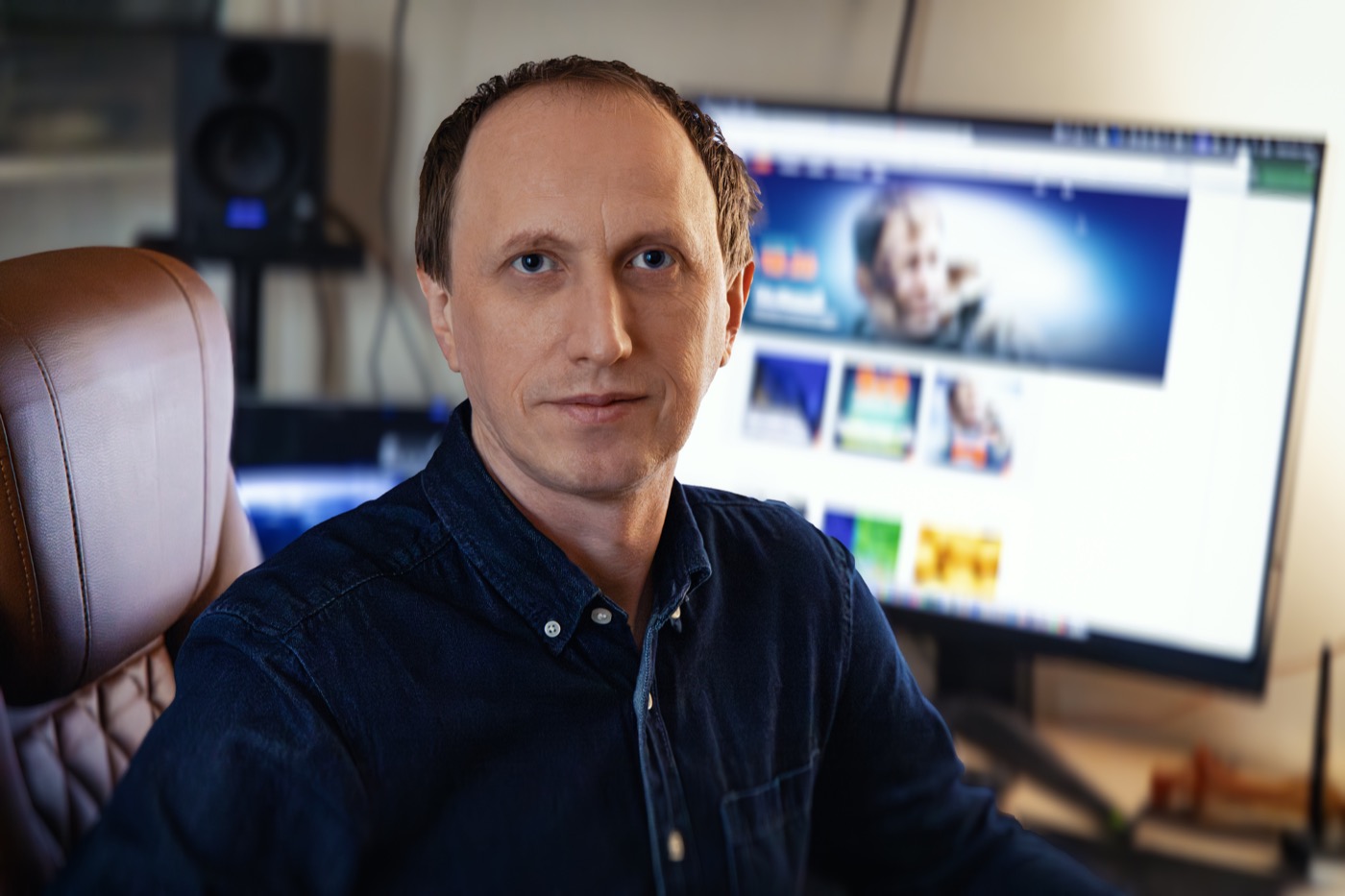 Volodymyr Dovbnia at his editing desk